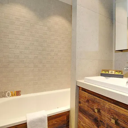 1850, Skis Aux Pieds, 3 Pieces, Parking, Recent - Fr-1-575-108 * Courchevel